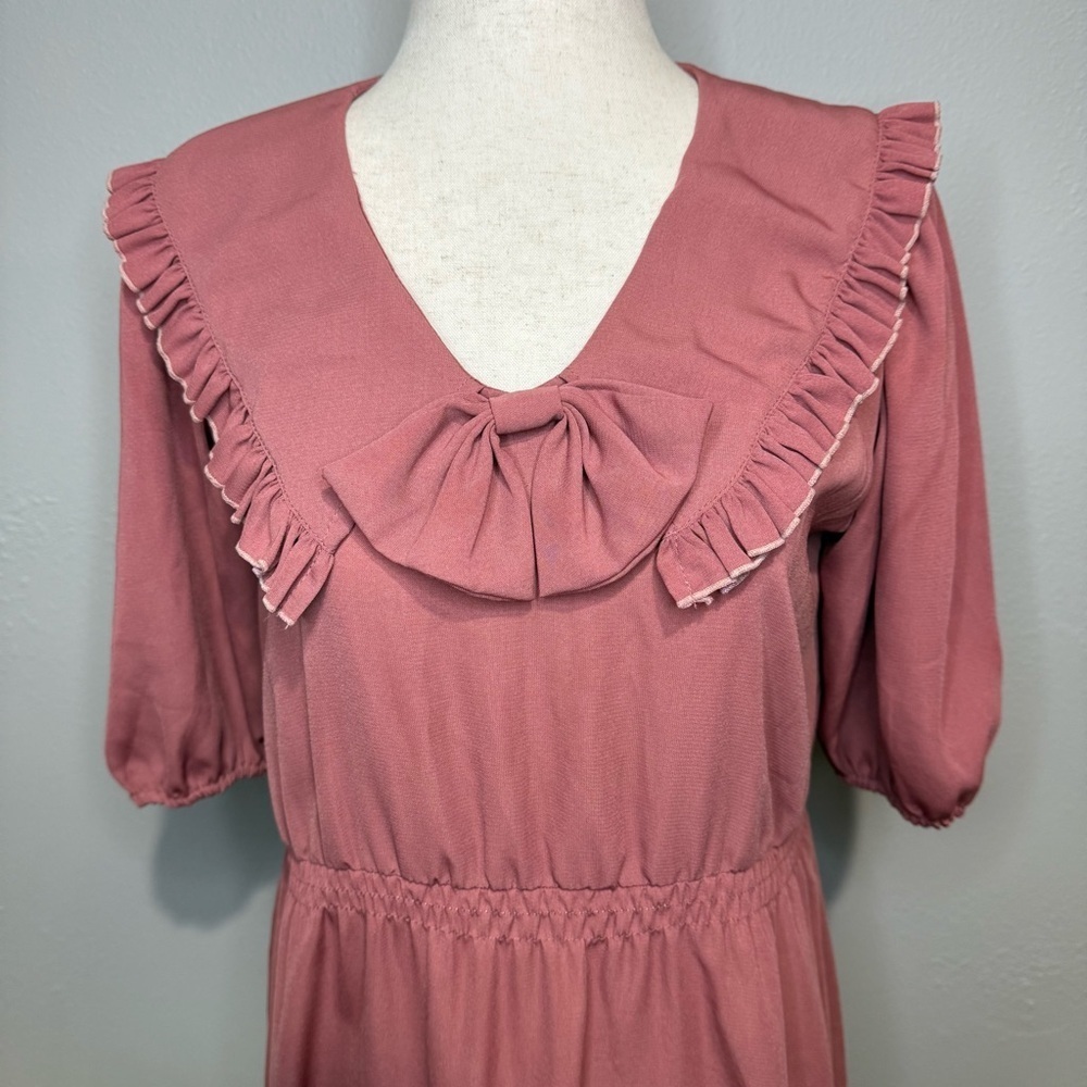 Vintage Mauve Puff Sleeve Dress with Ruffle Collar & Bow – Size 10 (estimated) - Picture 3 of 4